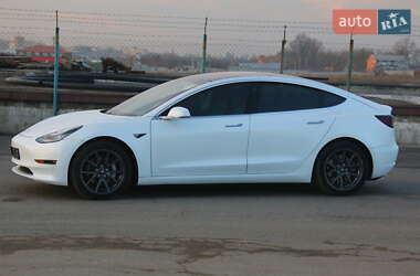 Седан Tesla Model 3 2019 в 