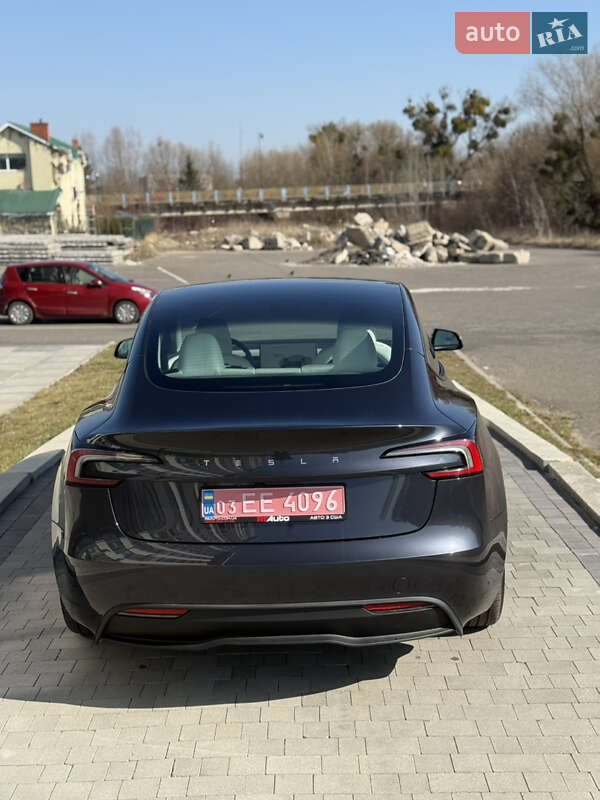 Седан Tesla Model 3 2024 в Луцке