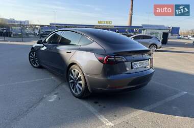 Седан Tesla Model 3 2019 в Львове