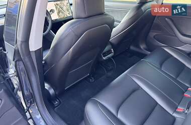 Седан Tesla Model 3 2019 в Львове