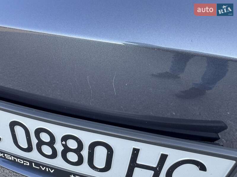 Седан Tesla Model 3 2019 в Львове