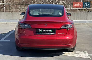 Седан Tesla Model 3 2021 в 