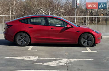 Седан Tesla Model 3 2021 в 