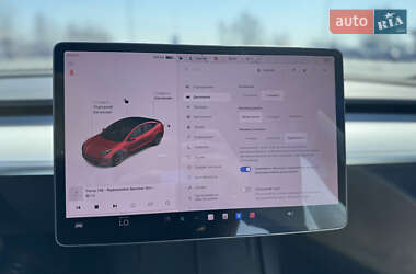 Седан Tesla Model 3 2021 в 
