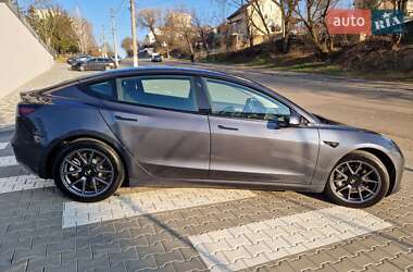 Седан Tesla Model 3 2023 в 