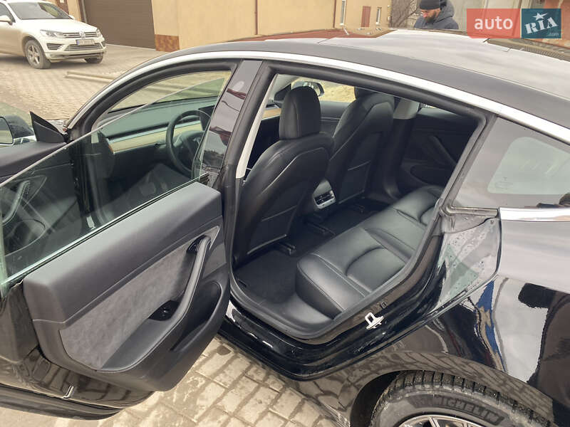 Седан Tesla Model 3 2019 в Городке