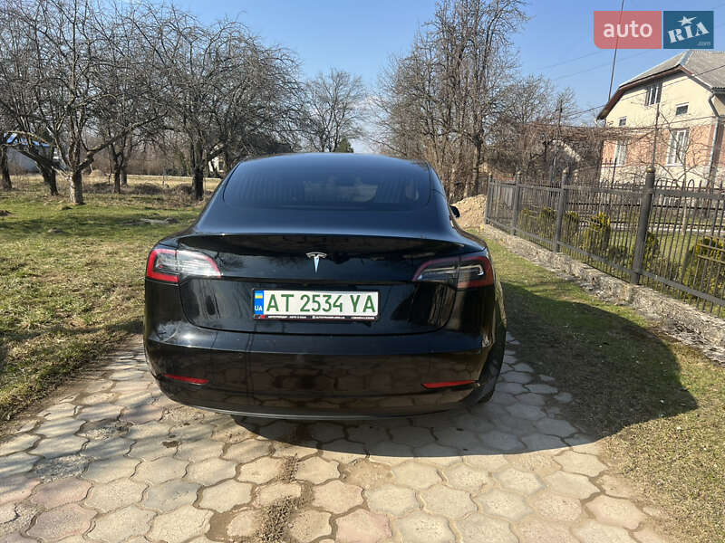 Седан Tesla Model 3 2018 в Долине