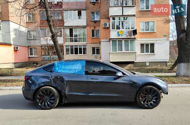 Седан Tesla Model 3 2022 в 
