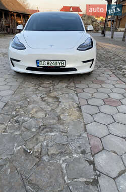 Седан Tesla Model 3 2021 в 