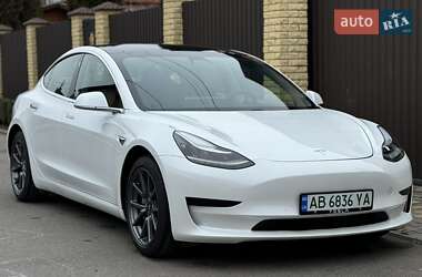 Седан Tesla Model 3 2020 в 
