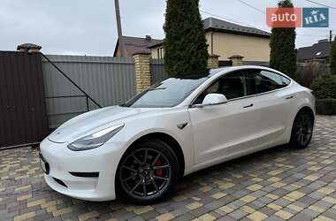 Седан Tesla Model 3 2020 в 