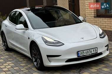 Седан Tesla Model 3 2020 в 