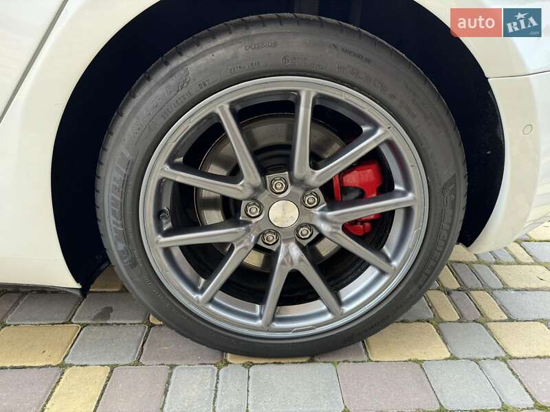 Седан Tesla Model 3 2020 в Вінниці