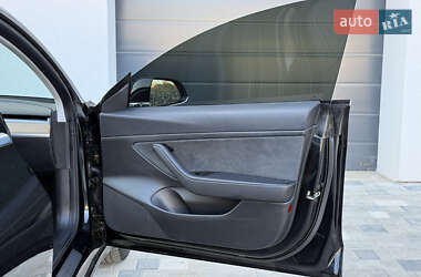 Седан Tesla Model 3 2019 в 