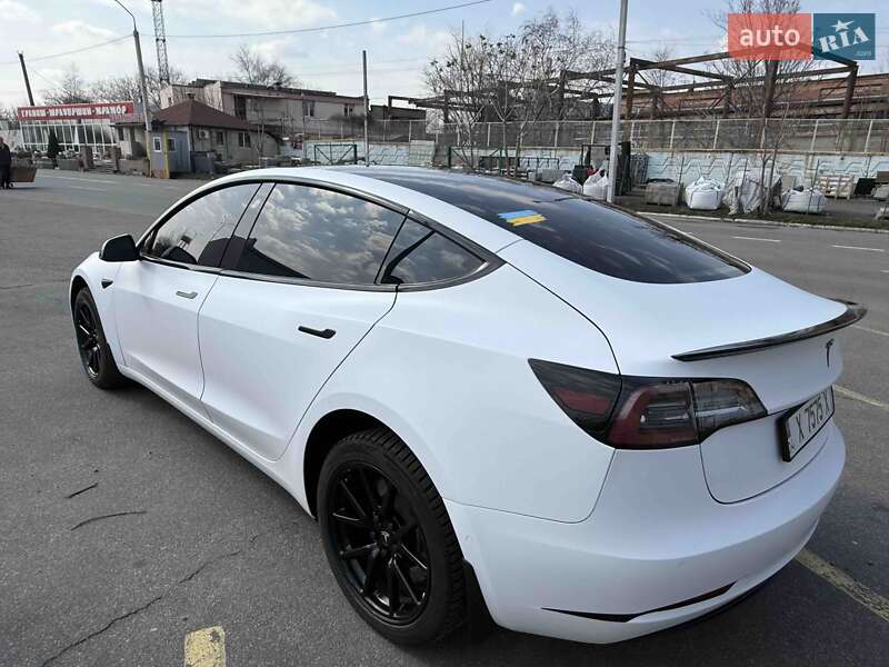 Седан Tesla Model 3 2020 в Днепре