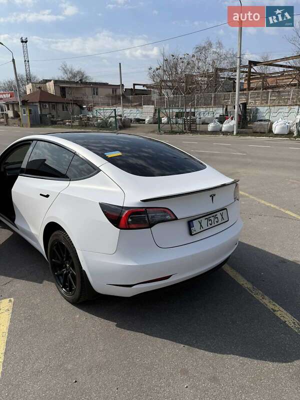 Седан Tesla Model 3 2020 в Днепре