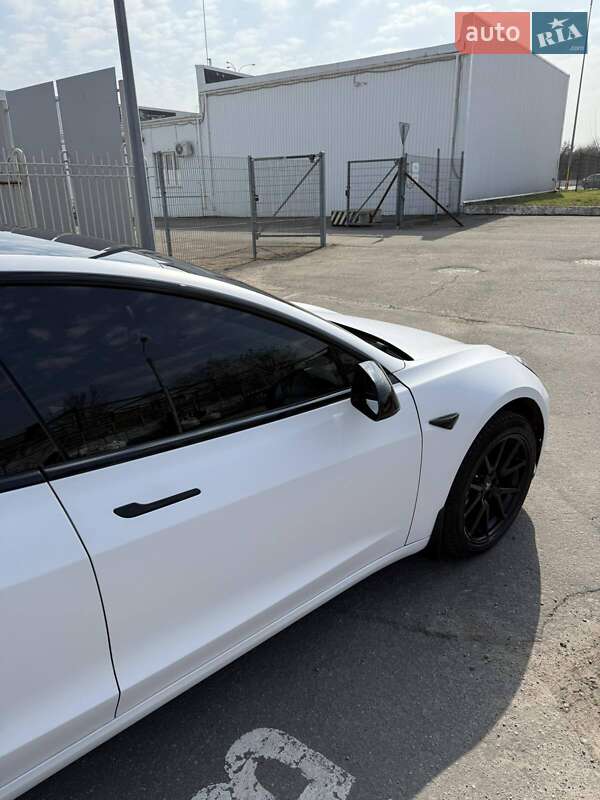 Седан Tesla Model 3 2020 в Днепре
