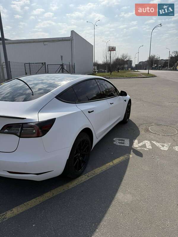 Седан Tesla Model 3 2020 в Днепре