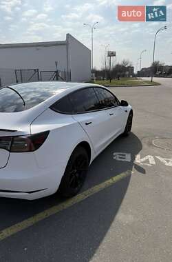 Седан Tesla Model 3 2020 в 