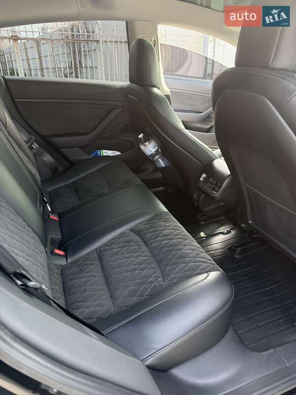 Седан Tesla Model 3 2020 в Днепре