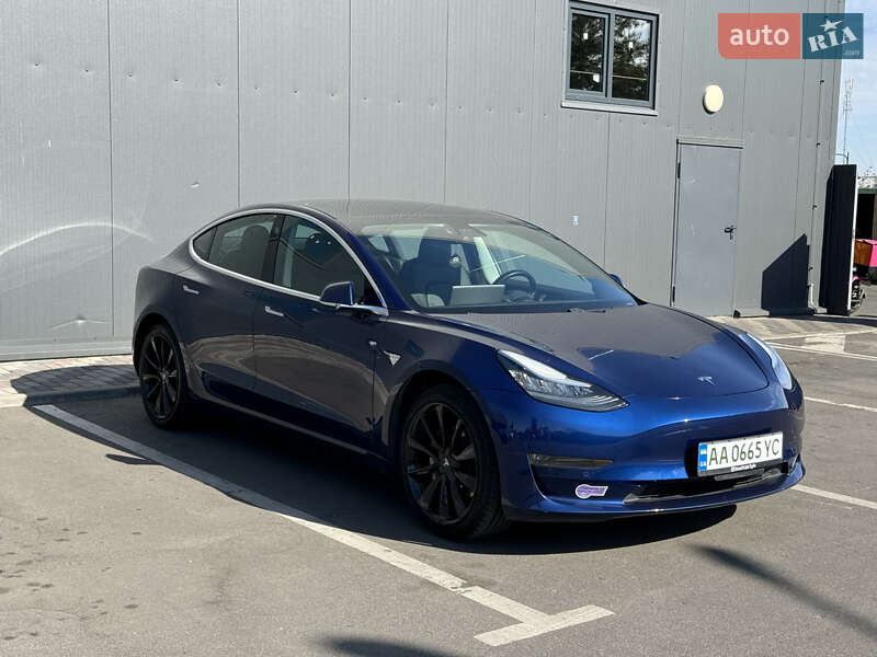 Седан Tesla Model 3 2019 в 