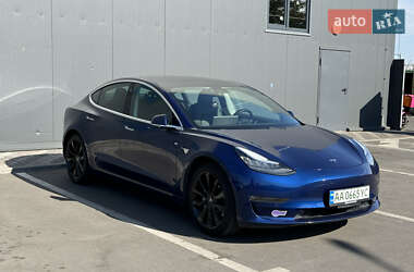 Седан Tesla Model 3 2019 в 
