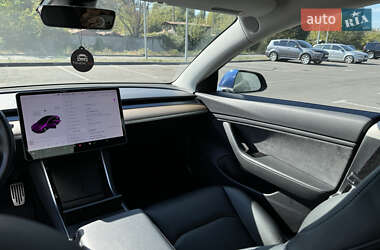 Седан Tesla Model 3 2019 в 