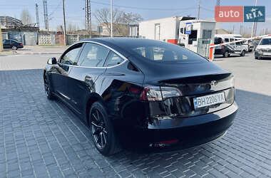 Седан Tesla Model 3 2020 в 