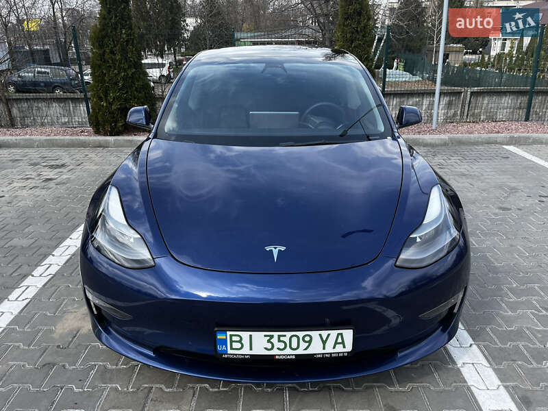 Седан Tesla Model 3 2021 в Кременчуге