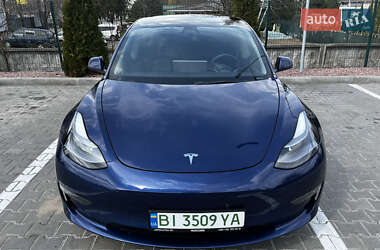Седан Tesla Model 3 2021 в 
