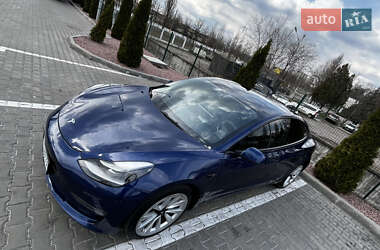 Седан Tesla Model 3 2021 в 