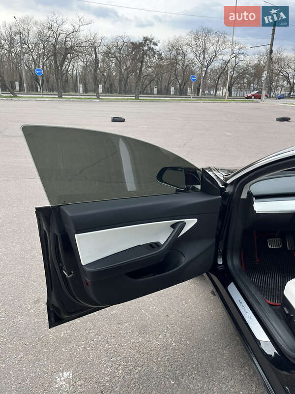 Седан Tesla Model 3 2018 в Николаеве фото 9 Седан Tesla Model 3 2018 в Николаеве