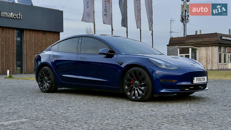 Седан Tesla Model 3 2023 в Днепре
