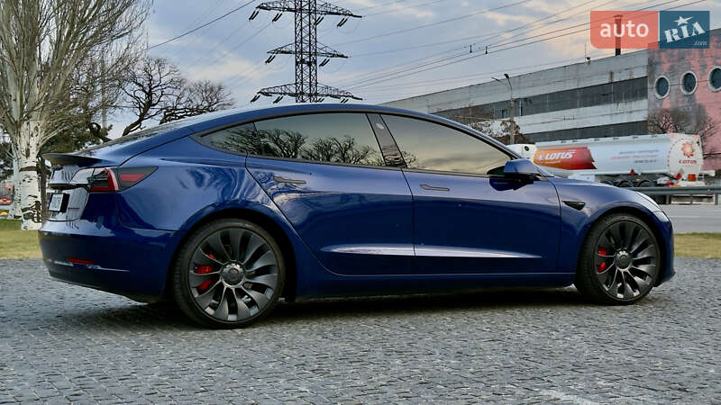 Седан Tesla Model 3 2023 в Днепре