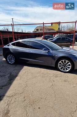 Седан Tesla Model 3 2020 в 