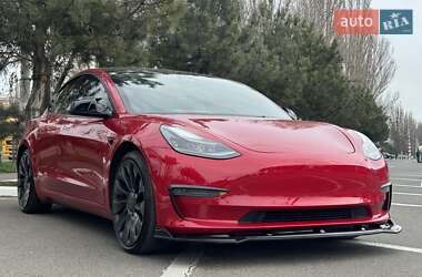 Седан Tesla Model 3 2022 в 