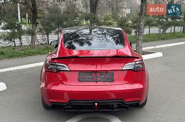 Седан Tesla Model 3 2022 в 