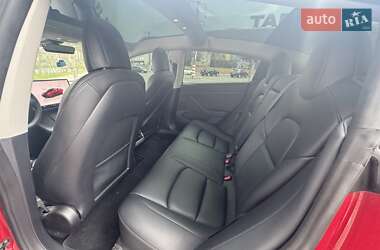 Седан Tesla Model 3 2022 в 