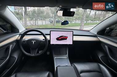 Седан Tesla Model 3 2022 в 