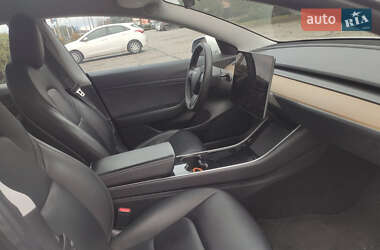 Седан Tesla Model 3 2020 в 