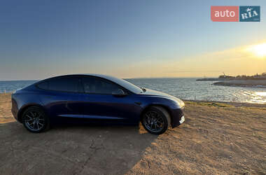 Седан Tesla Model 3 2020 в 