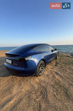 Седан Tesla Model 3 2020 в 