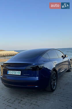 Седан Tesla Model 3 2020 в 