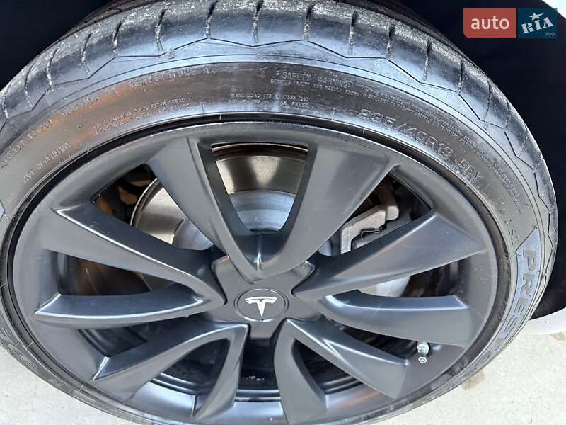 Седан Tesla Model 3 2020 в Ковелі