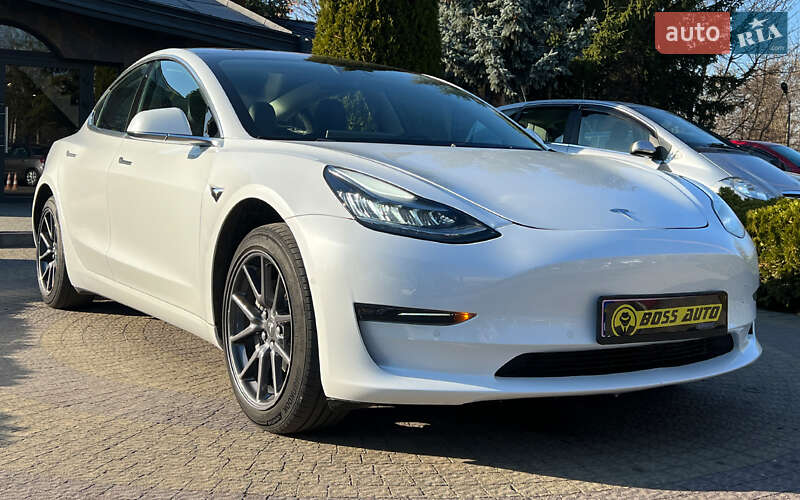 Tesla Model 3 2018