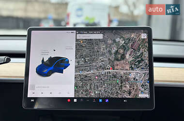 Седан Tesla Model 3 2021 в 