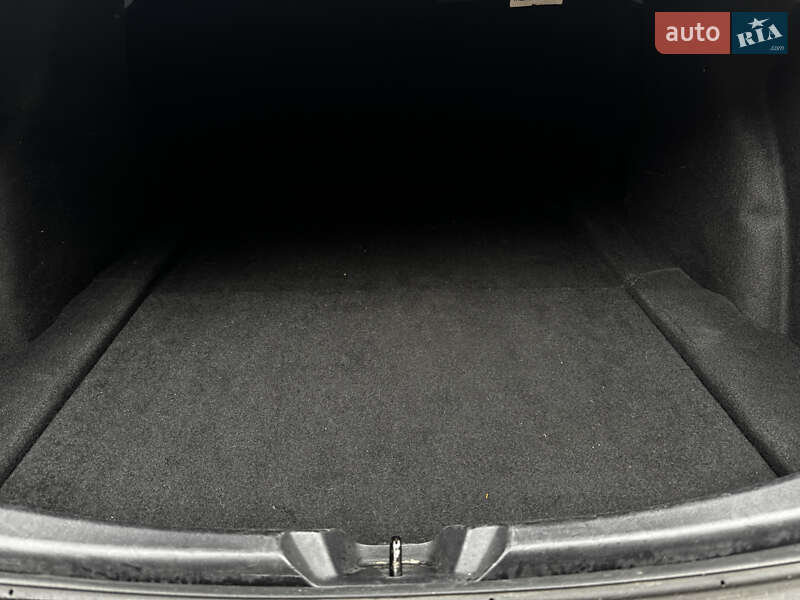Седан Tesla Model 3 2022 в Луцке