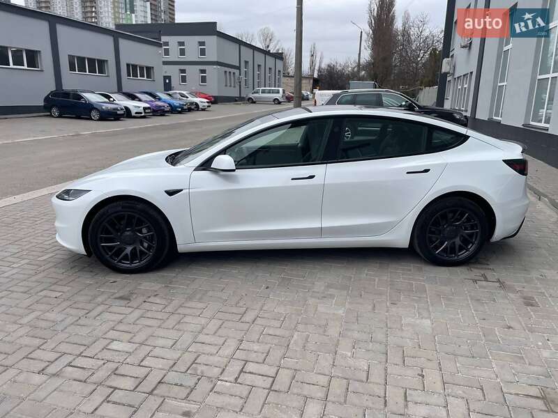 Седан Tesla Model 3 2024 в Киеве