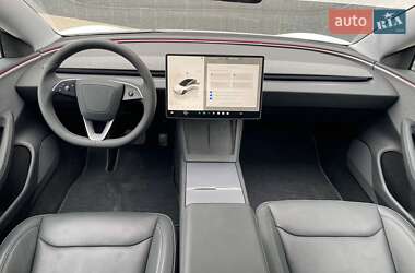 Седан Tesla Model 3 2024 в 