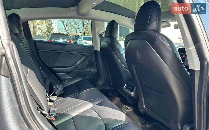 Tesla Model 3 2020